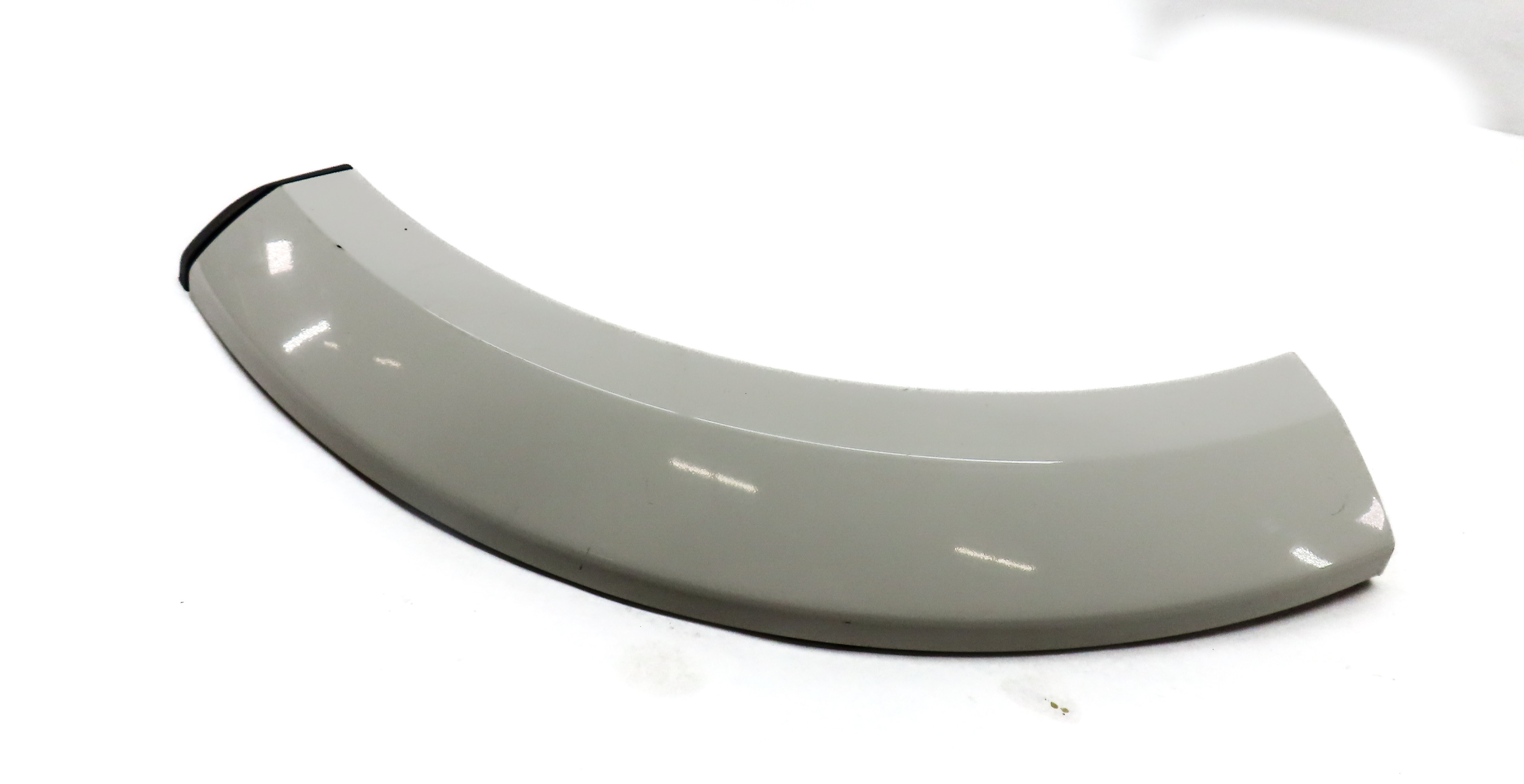2010 LAND ROVER LR4 (L319) REAR LEFT FENDER FLARE ARCH MOULDING TRIM (White) — exact item pictured